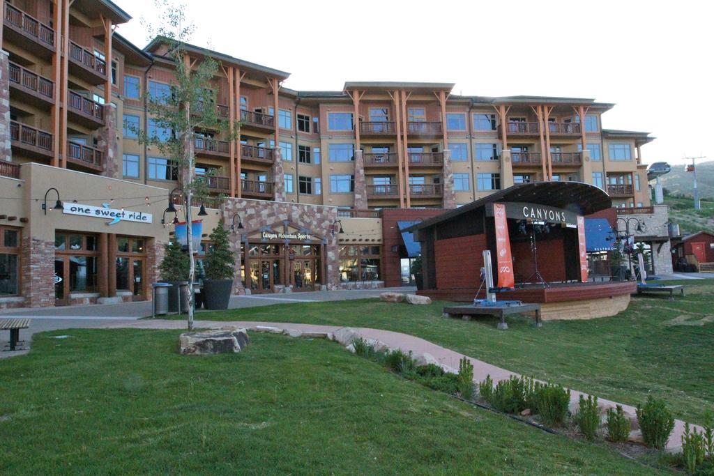 The Grand Summit Condos Park Stadt Exterior foto